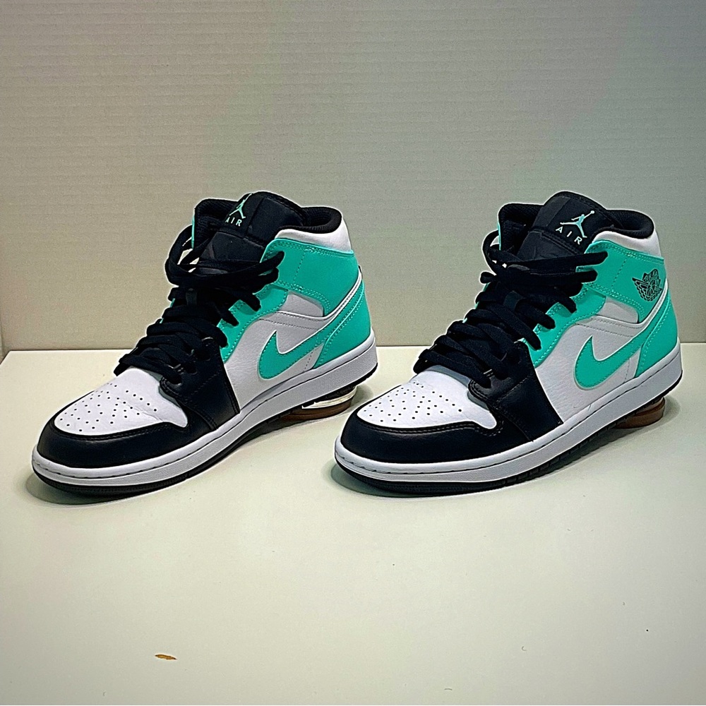 AIR JORDAN 1 MID 'TROPICAL TWIST'